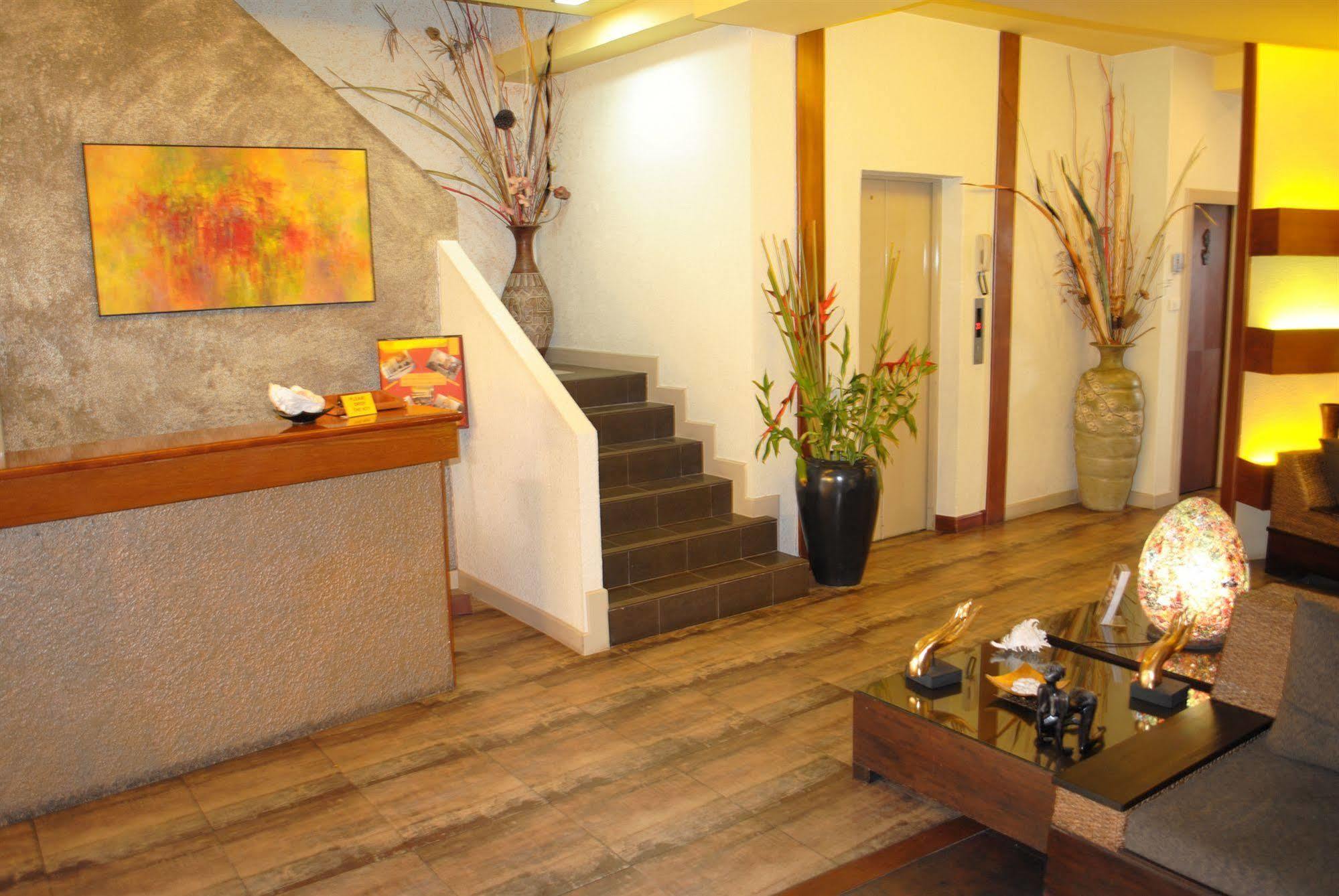 Pasadena Lodge Pattaya Zewnętrze zdjęcie