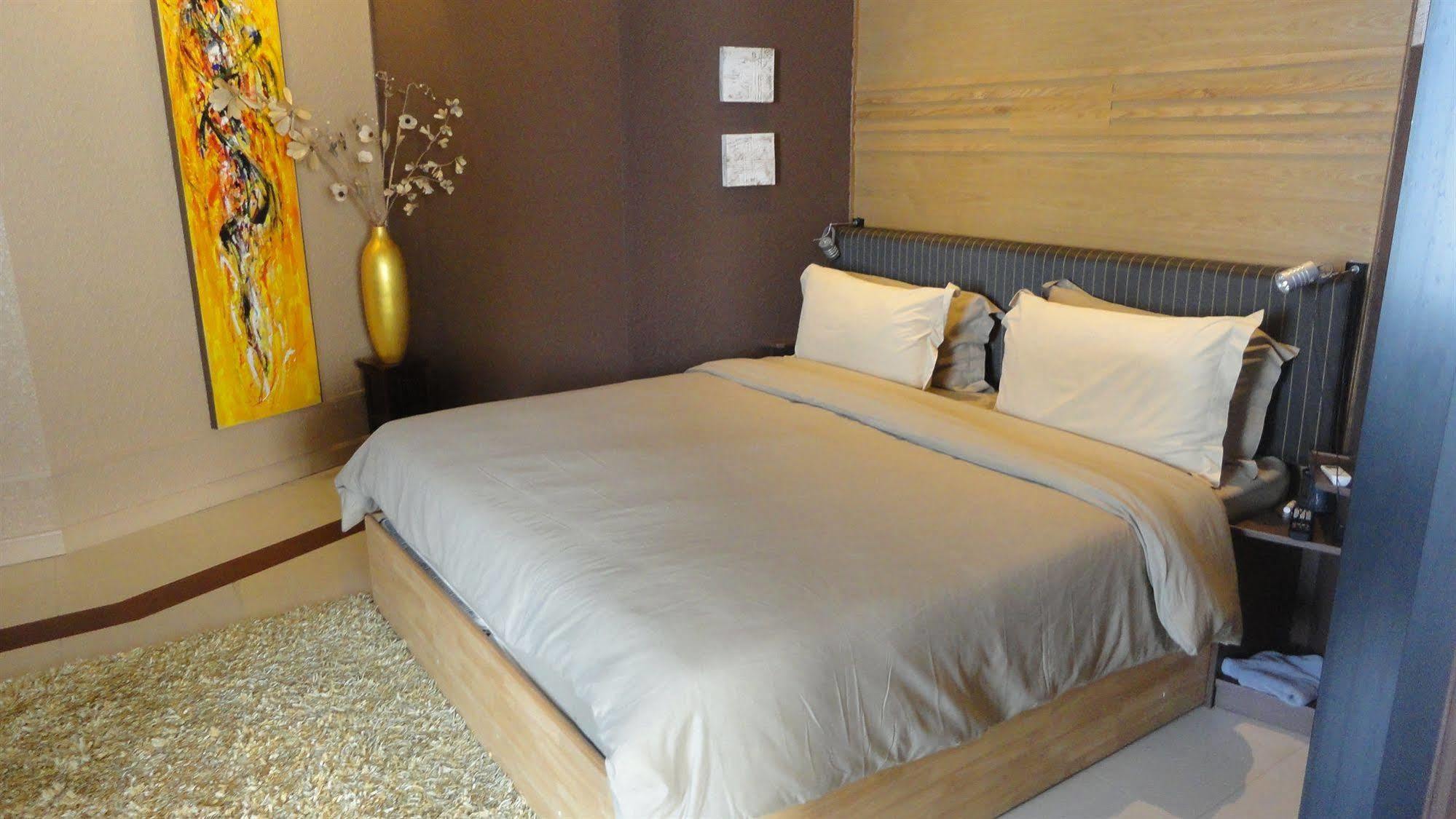 Pasadena Lodge Pattaya Zewnętrze zdjęcie