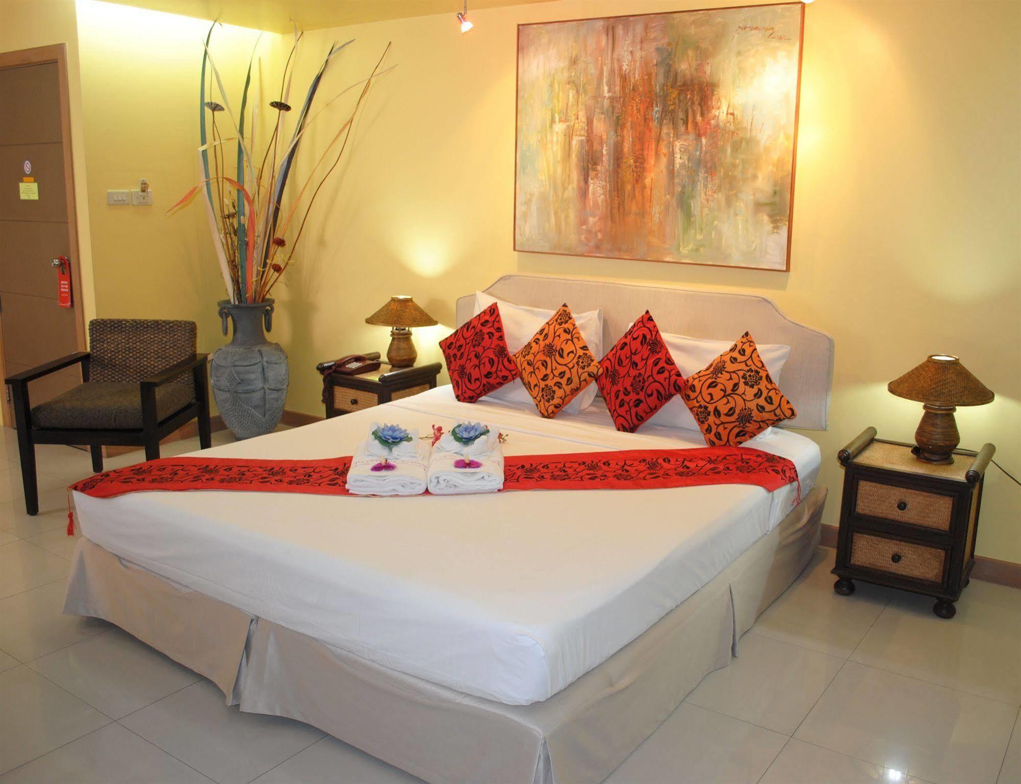 Pasadena Lodge Pattaya Zewnętrze zdjęcie