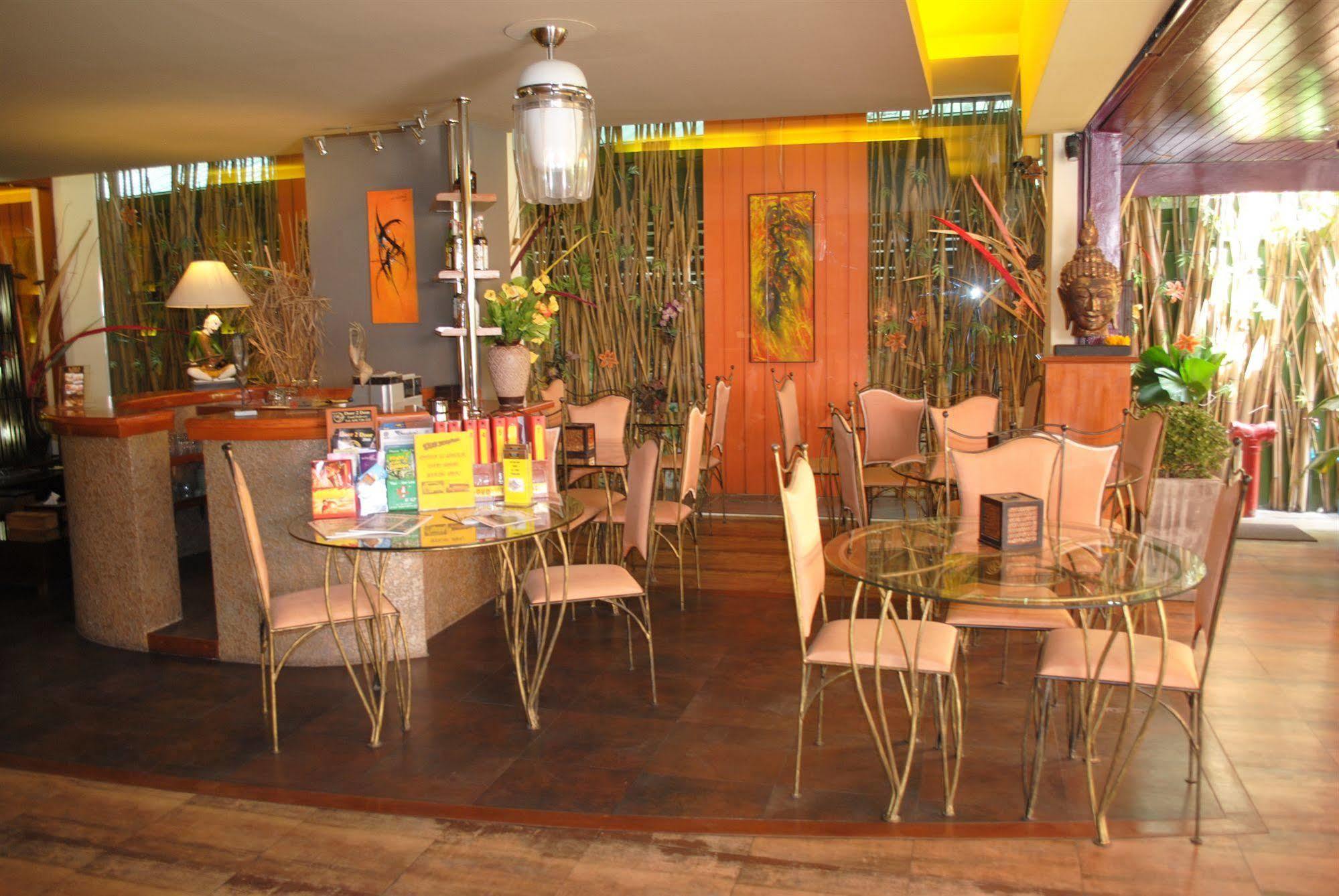 Pasadena Lodge Pattaya Zewnętrze zdjęcie